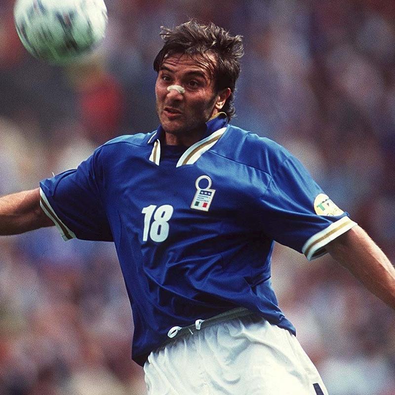 4人の名選手が背負った18番！イタリア代表「1996ホーム」ユニフォーム