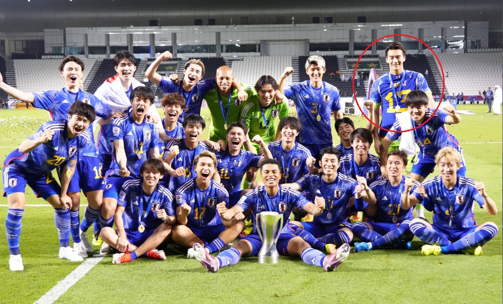 U-23日本代表、U23アジア杯優勝後にGK山田大樹が荒木遼太郎のユニフォームを着ていたワケ