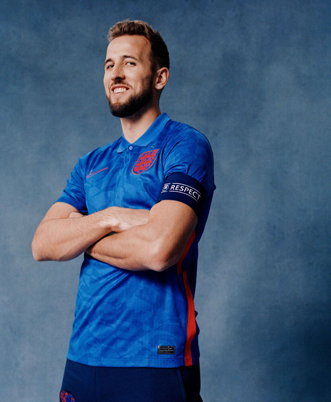 イングランド代表、EURO2020に向けた新ユニフォーム発表！「アウェイは青」
