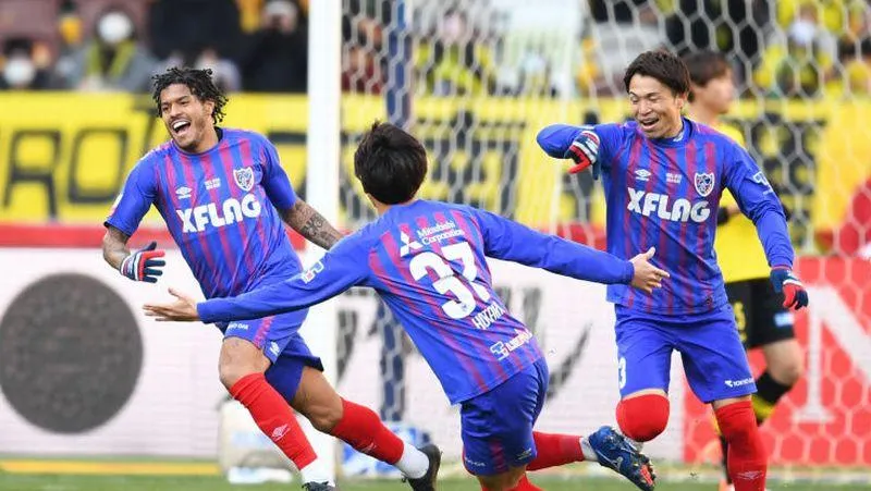 ルヴァンカップ、FC東京が優勝！アダイウトンの「超速反応・爪先弾」がすごい ｜Qoly サッカーニュース