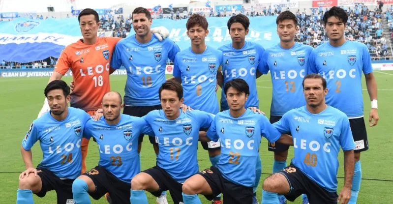 横浜FCのJ1昇格を左右する、“指揮官のマネジメント力”とは」 ｜Qoly サッカーニュース