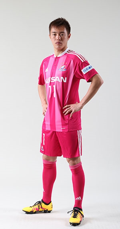 横浜F・マリノスが2016新ユニフォームを発表！アウェイは大胆すぎるピンク