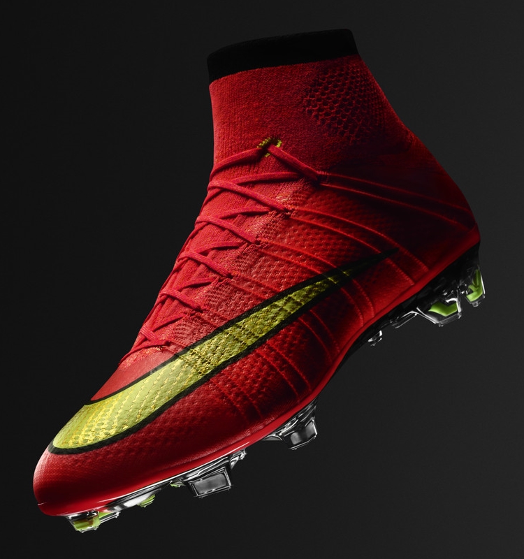 Nikeのサッカースパイク 14夏の新作 新色が登場