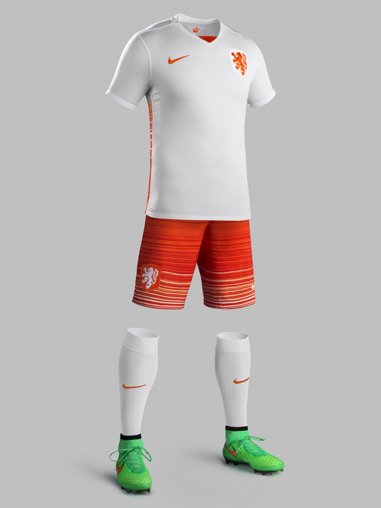 オランダ代表 攻撃サッカーを表現した新アウェイユニフォームを発表